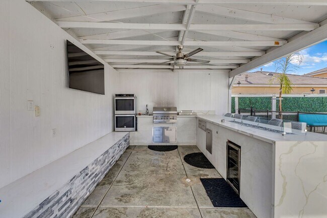 Building Photo - 469 Partridge Ln