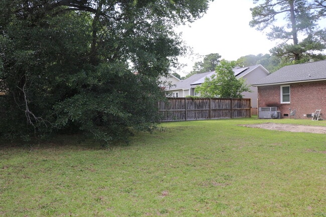 Building Photo - 5681 Pepperbush Dr