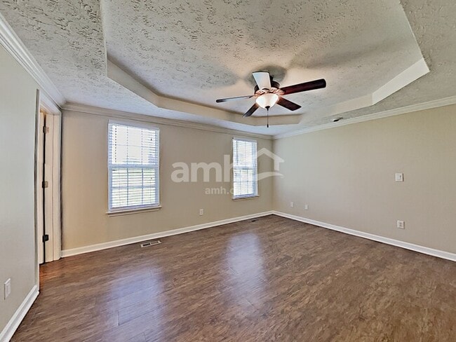 Building Photo - 2327 Devonshire Dr