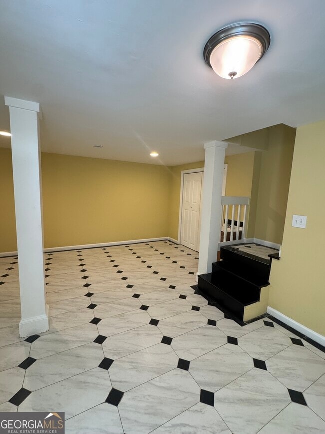 Building Photo - 400 Tunis Rd