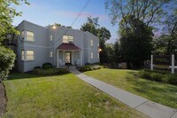 Building Photo - 819 Bloomfield Ave