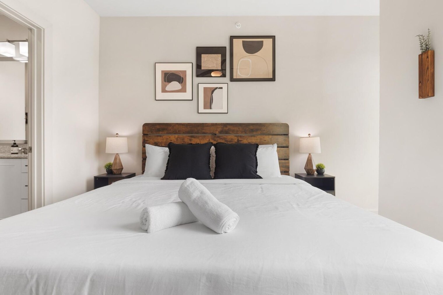 Building Photo - 5820 1/2 Cameron Rd