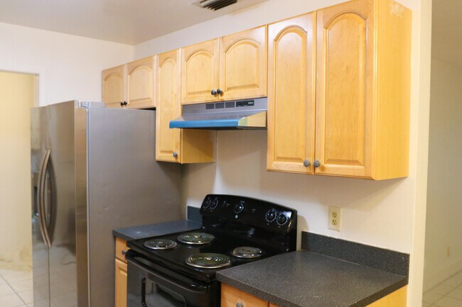 Building Photo - 651 W 36th St