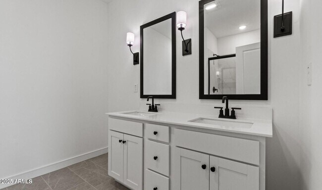 Building Photo - 7426 S 76th Dr