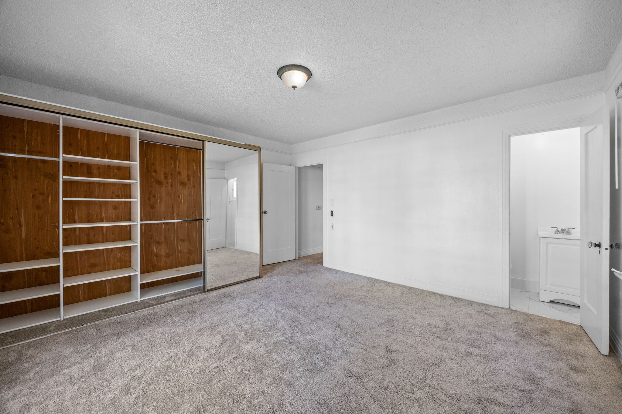 Building Photo - 301 N Janss St