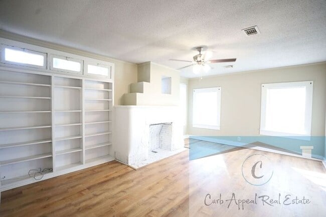 Building Photo - Recently renovated 3 bed, 1.5 bath home - back deck, garage, fenced yard!!