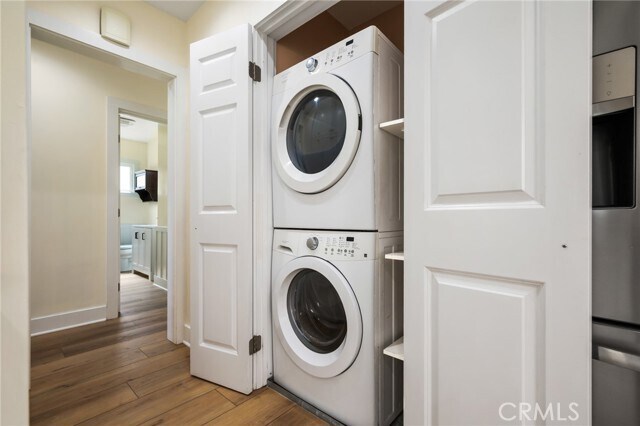 Building Photo - 413 N Paulina Ave