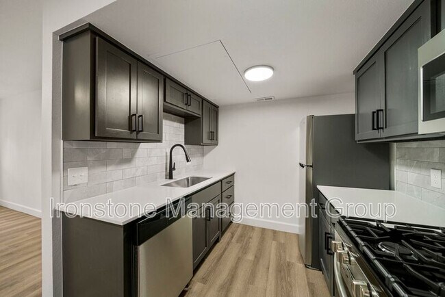 Building Photo - 4521 E 31st St