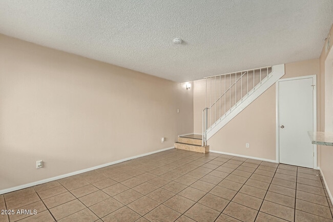 Building Photo - 5948 N 48th Ave