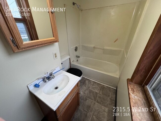 Building Photo - 2315.5 W 2nd St