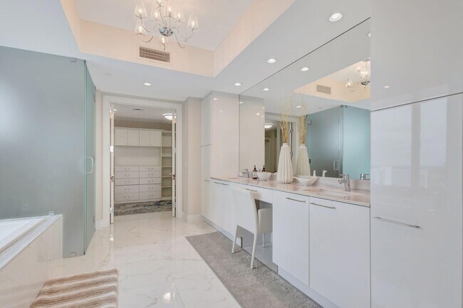 Building Photo - 1 Water Clb Wy