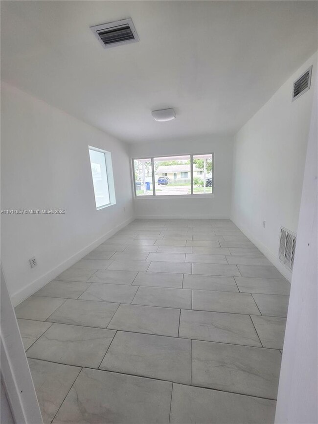 Building Photo - 6120 Hayes St