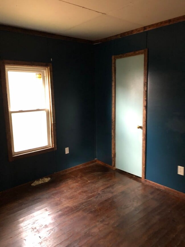 Building Photo - MOREHOUSE - 2 Bedroom Home In Town Great Location ONLY $298 MONTH / $499 DOWN