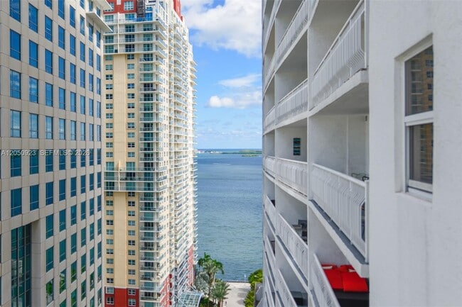 Building Photo - 1200 Brickell Bay Dr