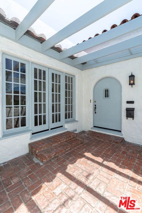 Building Photo - 146 N Citrus Ave