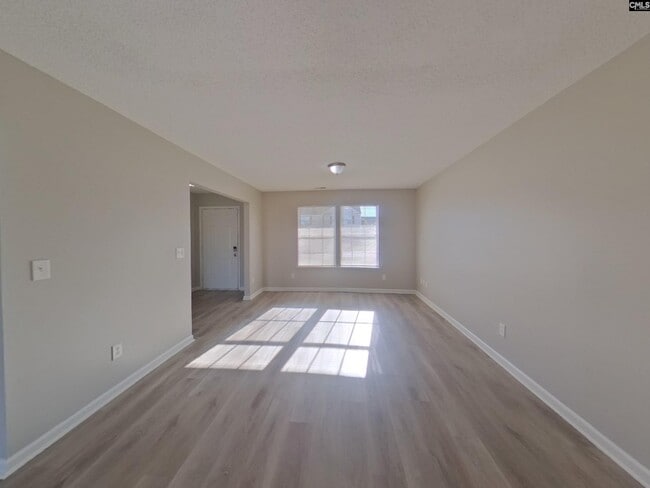 Building Photo - 411 Fox Trot Dr