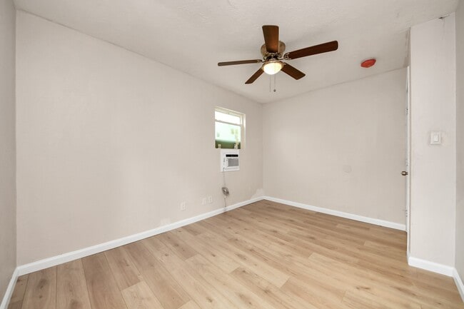 Building Photo - 10506 Sierra Dr