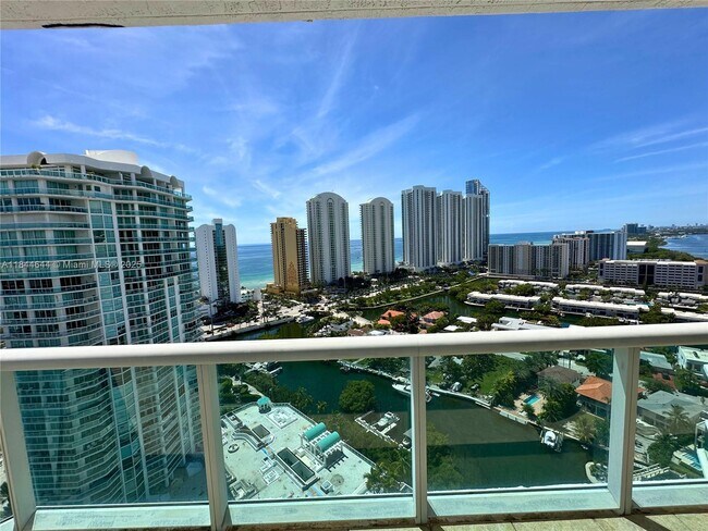 Building Photo - 16500 Collins Ave
