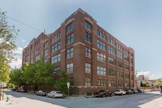 Building Photo - 430 N Park Ave