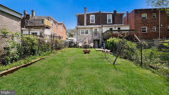 Building Photo - 372 Ripka St
