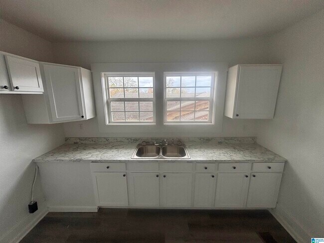 Building Photo - 1619 27th St W