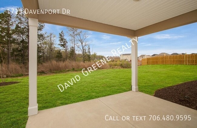Building Photo - 1715 Davenport Dr