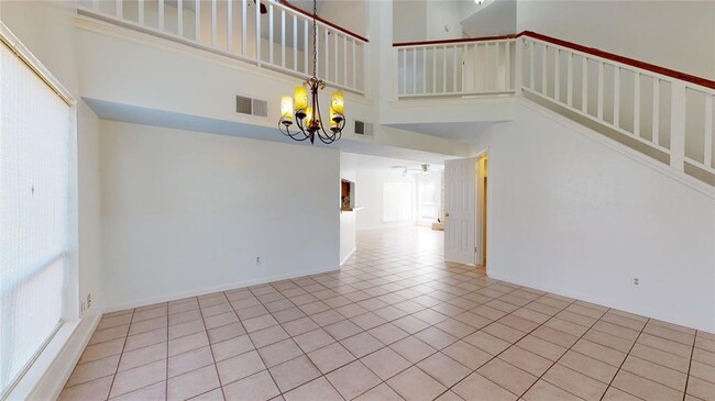 Building Photo - 15614 Barbarossa Dr