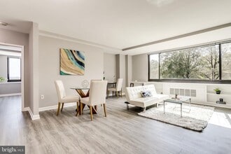 Building Photo - 1011 Arlington Blvd