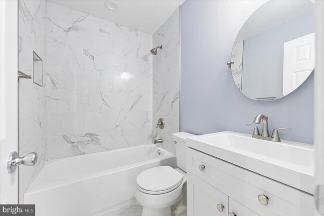 Building Photo - 12304 Woodlawn Ct