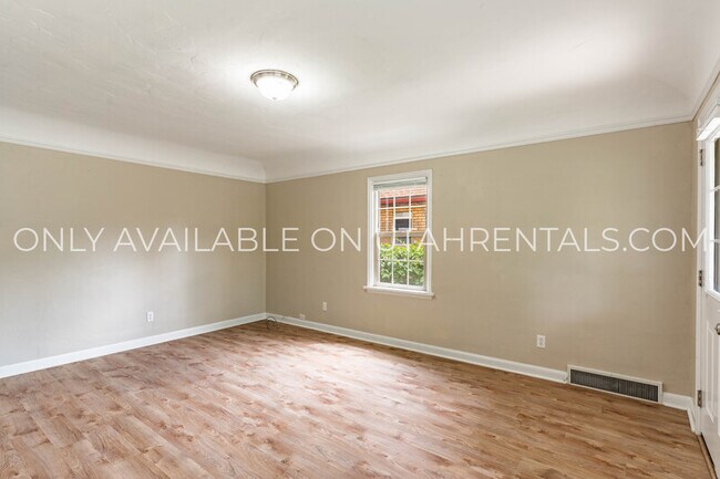 Building Photo - 611 E 350 N