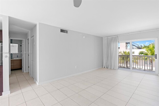 Building Photo - 1357 Collins Ave