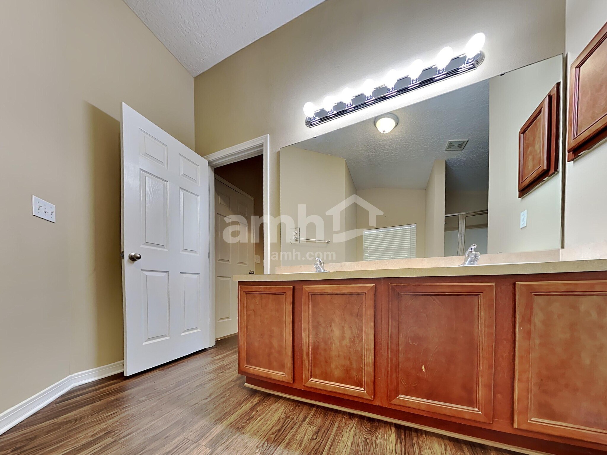 Building Photo - 2091 Cherokee Cove Trl