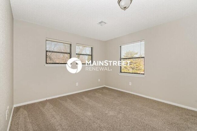 Building Photo - 4 Bedroom Pet-Friendly Home in Oklahoma City, OK with Main Street Renewal