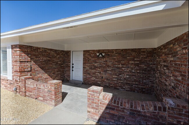 Building Photo - 8617 Darlina Dr