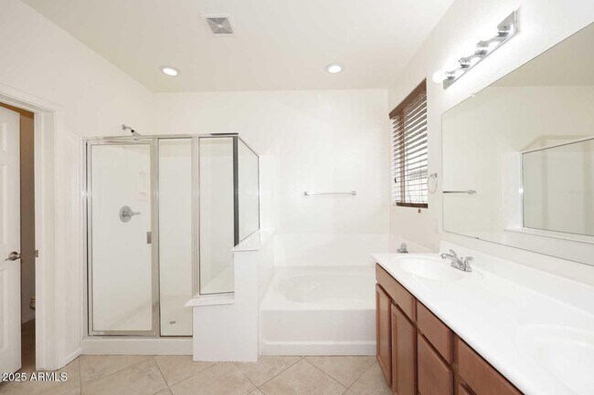 Building Photo - 11020 E Shepperd Ave