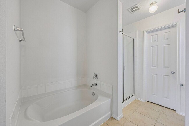 Building Photo - 512 Stableford St