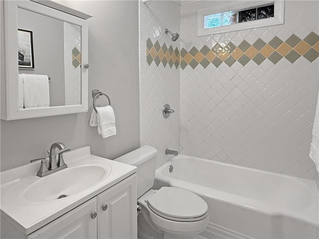 Building Photo - 656 Timm Valley Rd NE