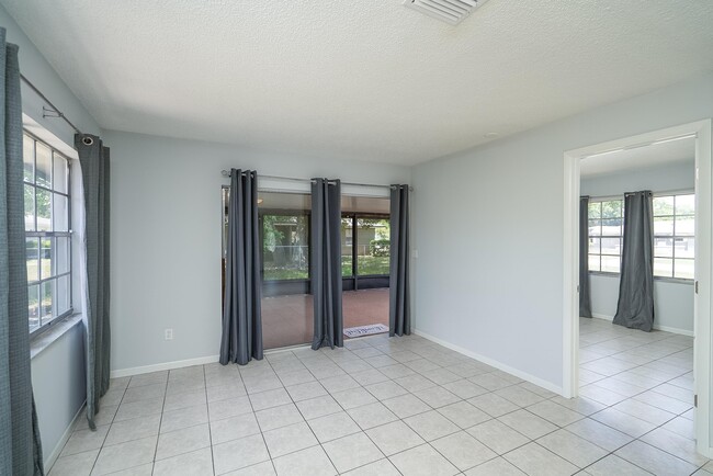 Building Photo - 354 Shores Blvd