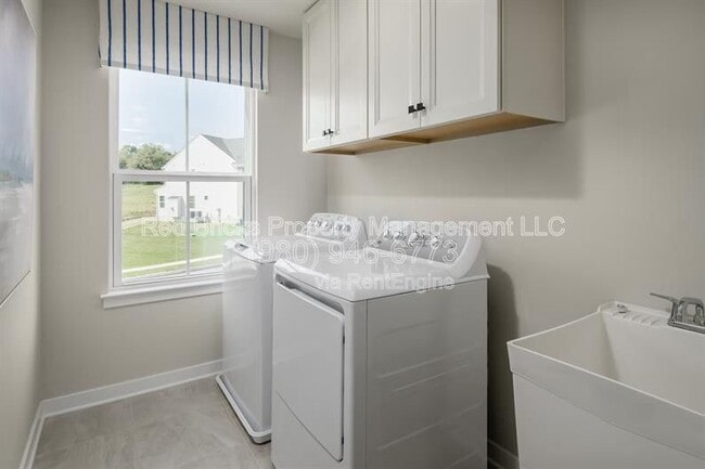 Building Photo - 1824 Giana Ln