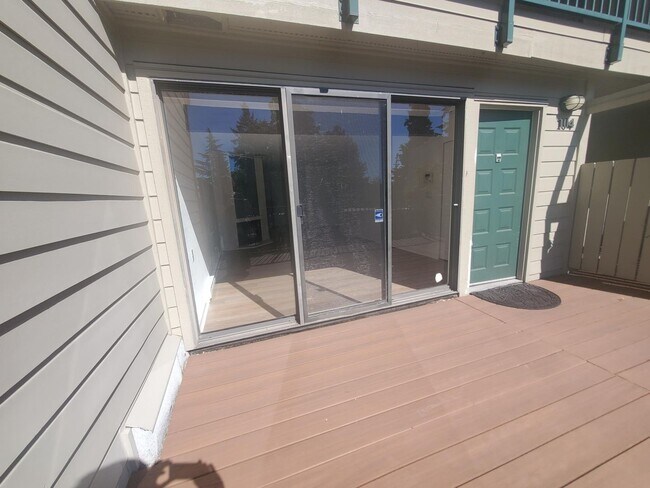 Building Photo - Modern 1 Bed Condo near Microsoft