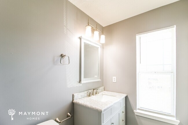 Building Photo - 6184 Ellenwood Dr