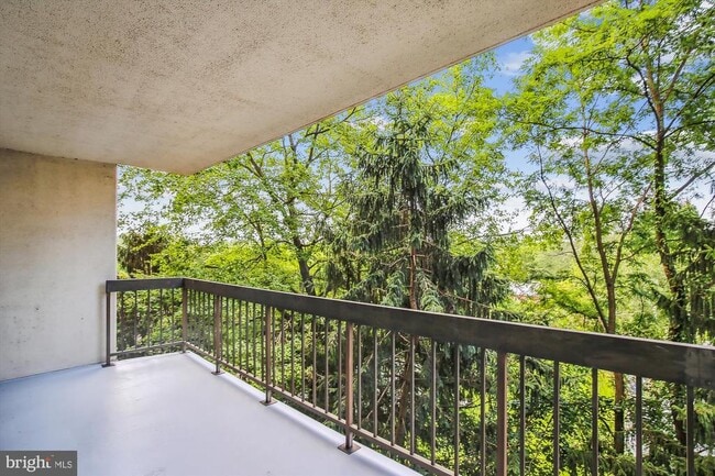 Building Photo - 1016 S Wayne St