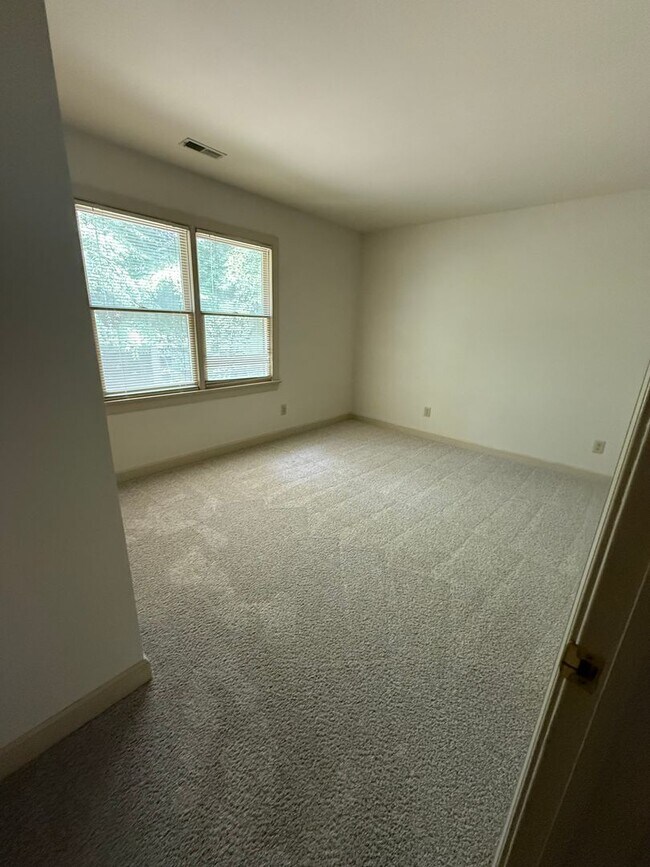 Building Photo - 4761 Bristol Cir
