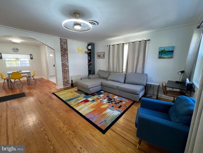 Building Photo - 710 Garfield Ave