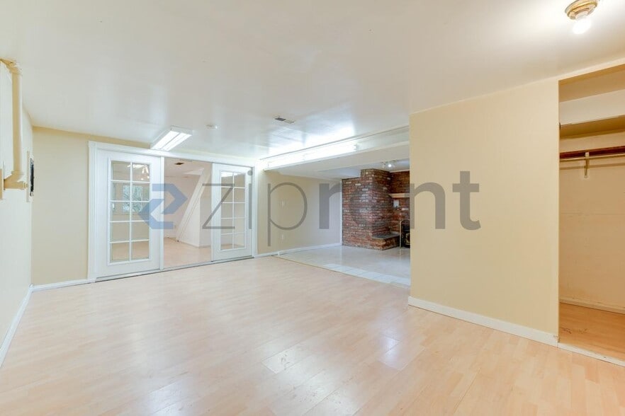 Building Photo - 3733 88th Ave SE