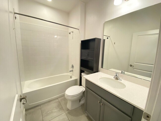 Building Photo - 1273 Hendon Lp