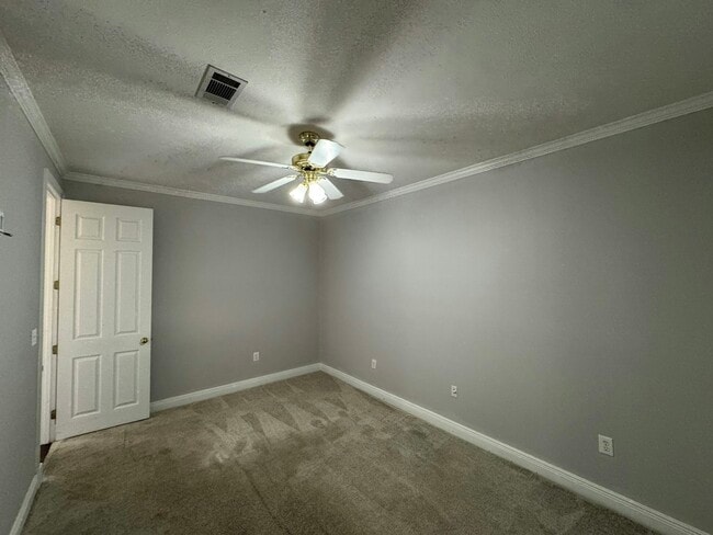 Building Photo - 301 Golden Pond Dr