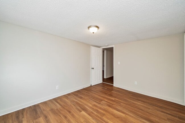 Building Photo - Now Accepting Section 8! 5 Bed/3.5 Baths in Moody, AL!