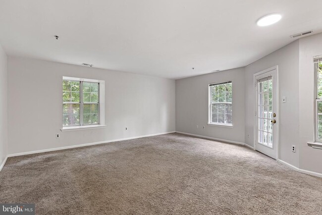 Building Photo - 1024 Willings Way
