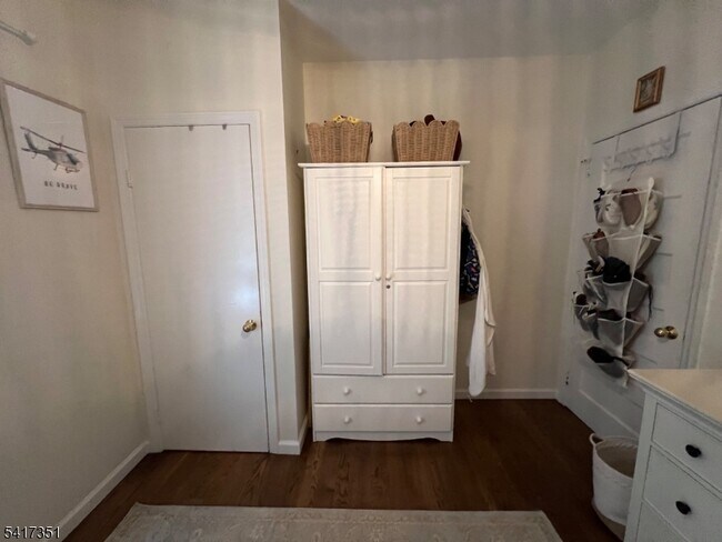 Building Photo - 33 Claremont Ave